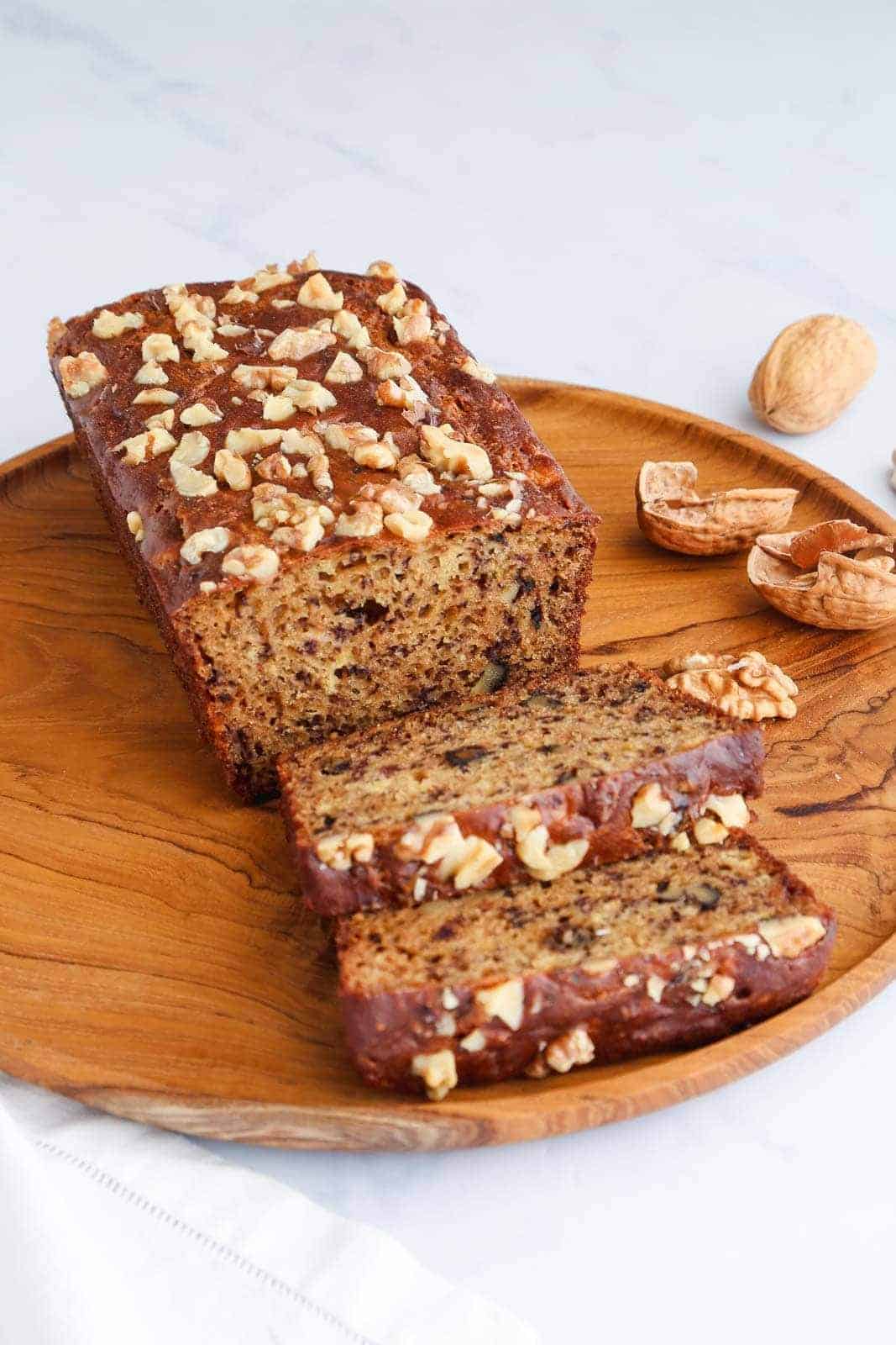 BANANA WALNUT CAKE